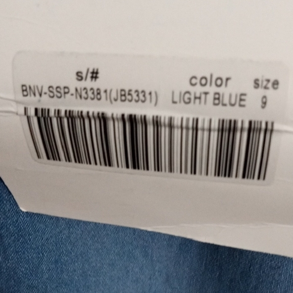 Chic Denim Skinny Butt Lifting Jeans for Women - Picture 3 of 10